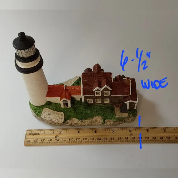 HARBOUR LIGHTS Lighthouse Figurine CAPE COD #161 Art